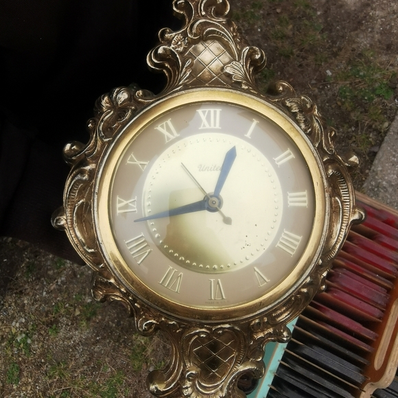 MSM United Vintage Wall Clock - Picture 2 of 5